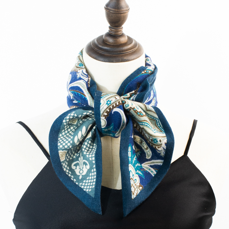 Lenço Feminino Reversível de L - Women Hand Bags For Office avaliação e preço